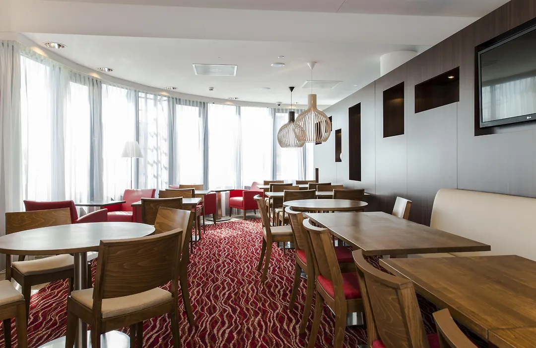 Hampton By Hilton Amsterdam Airport Schiphol-1