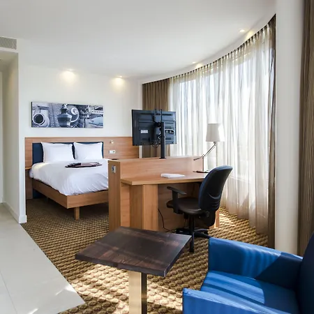Hampton By Hilton Amsterdam Airport Schiphol-3
